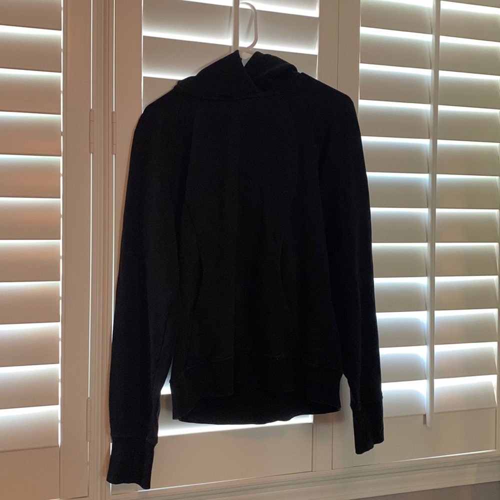 Lululemon hoodie with pockets